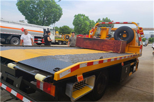 武定附近拖车电话号码服务